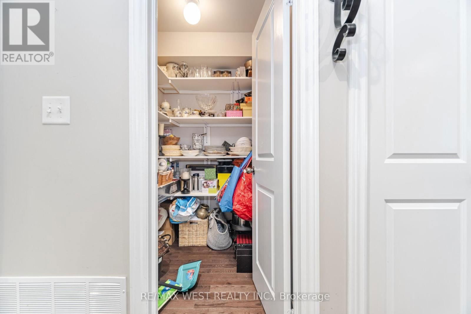70 HOGAN MANOR DRIVE Image 21