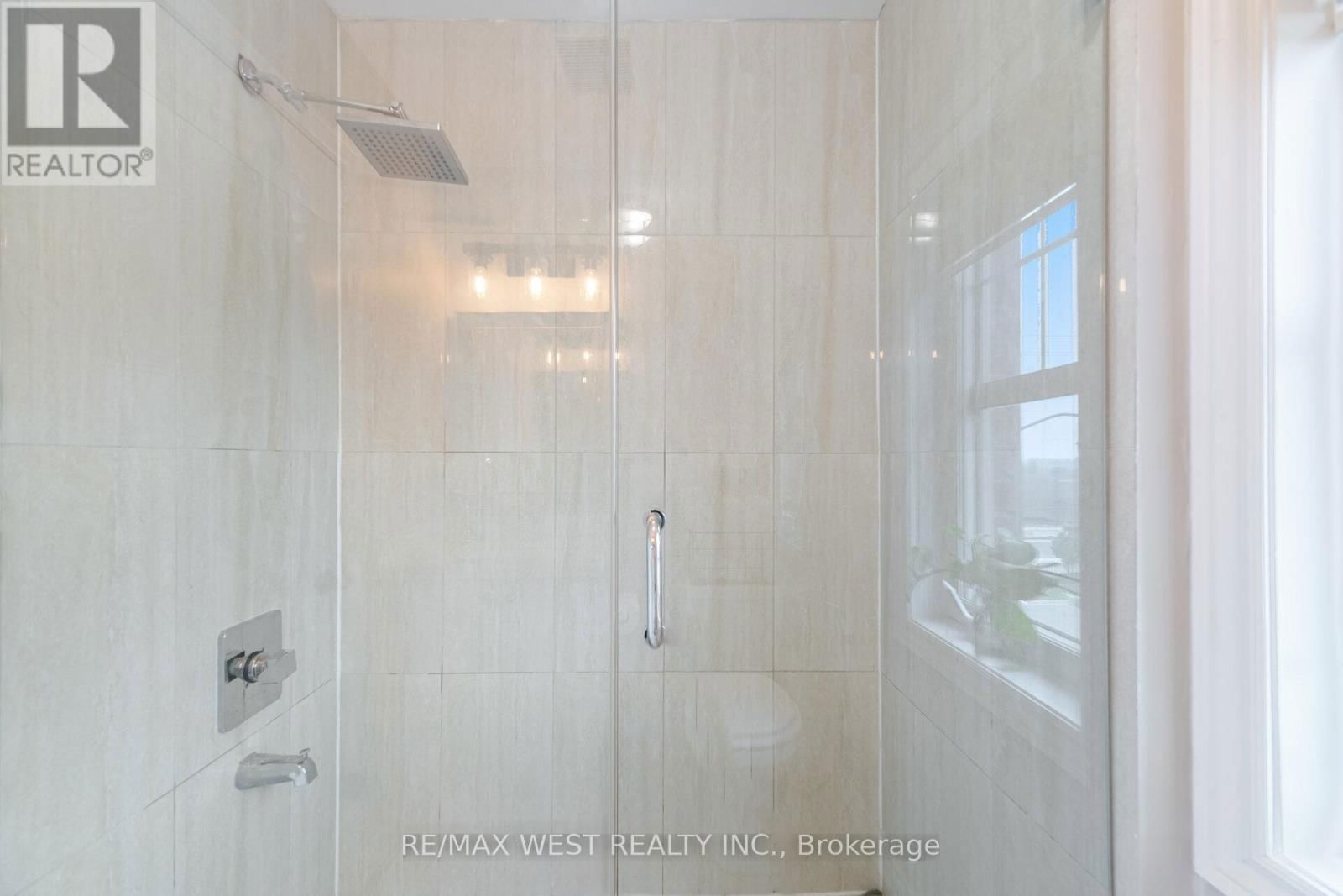 70 HOGAN MANOR DRIVE Image 34