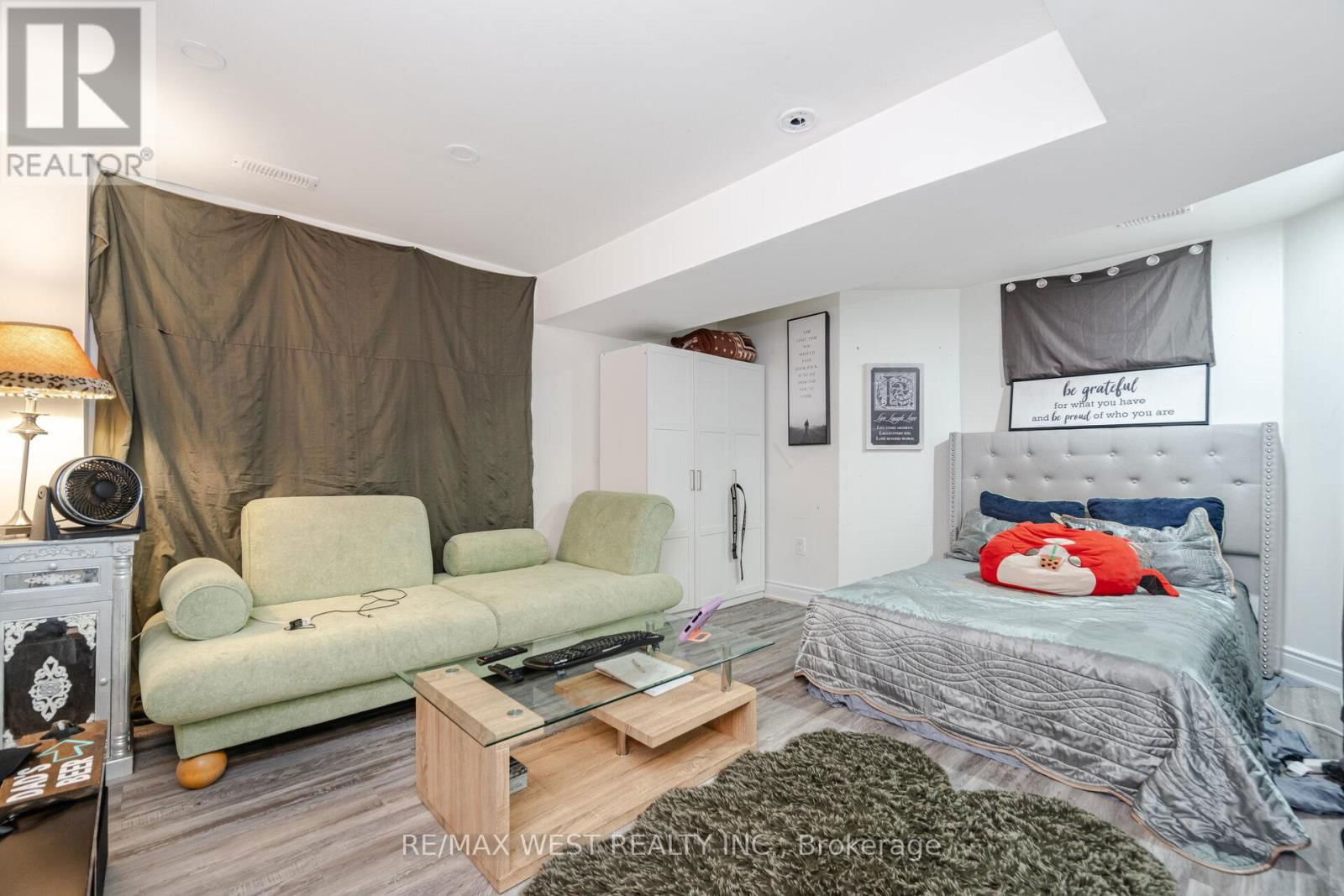 70 HOGAN MANOR DRIVE Image 38