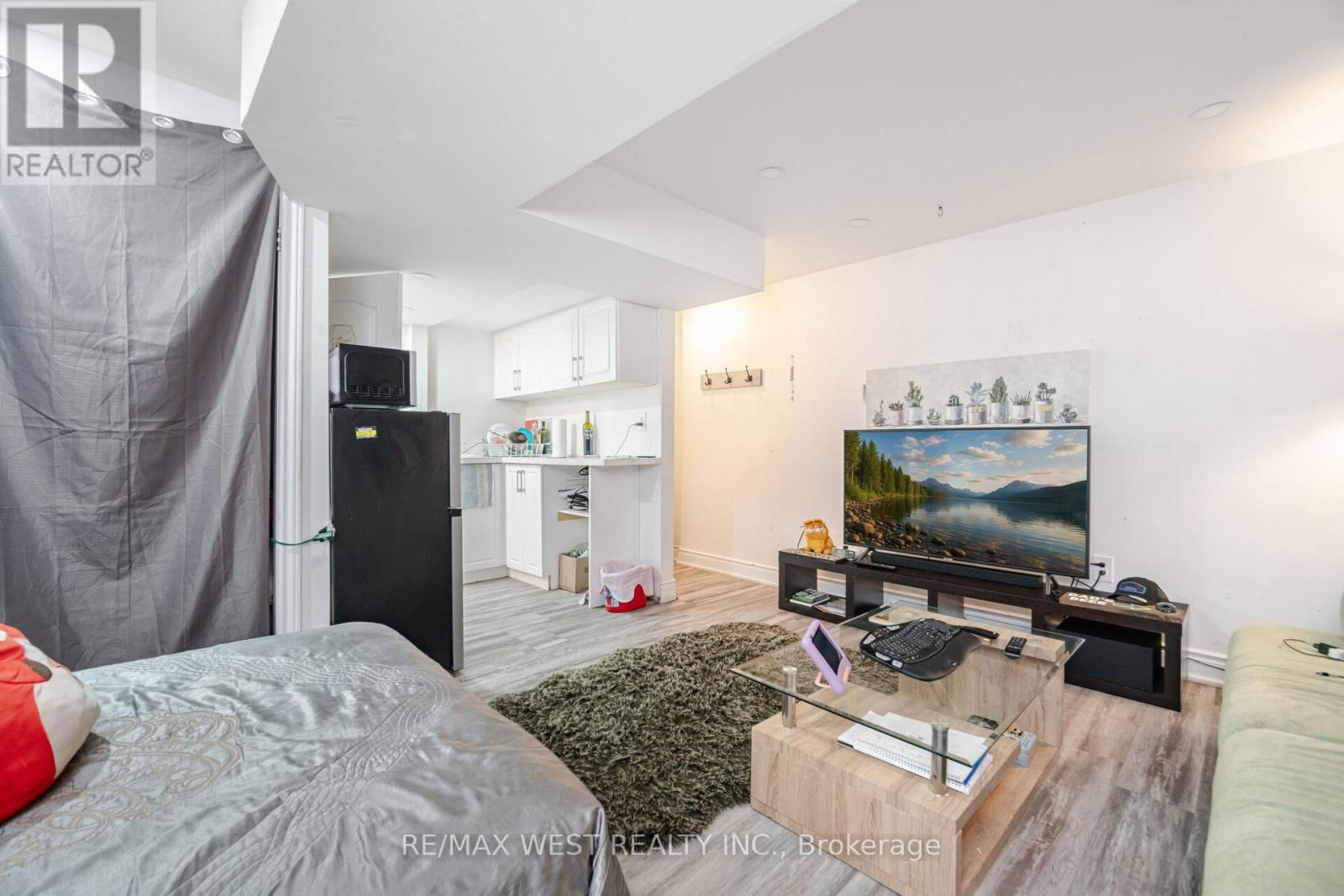 70 HOGAN MANOR DRIVE Image 39