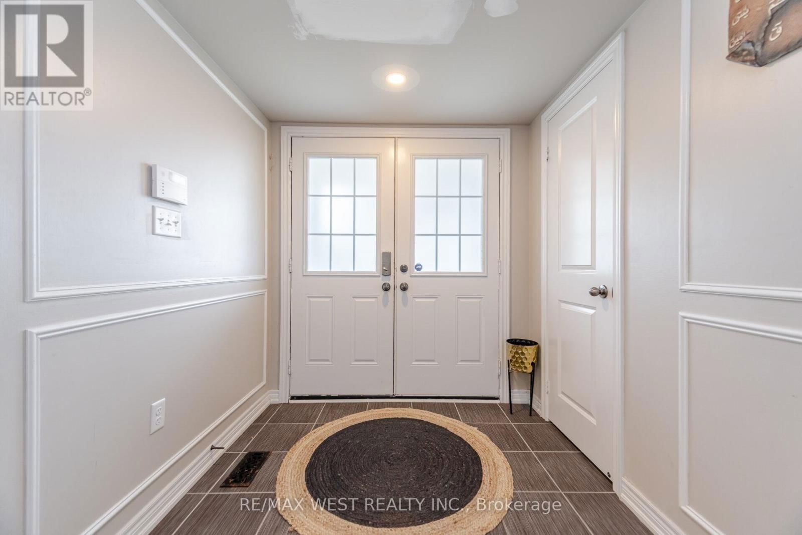 70 HOGAN MANOR DRIVE Image 5