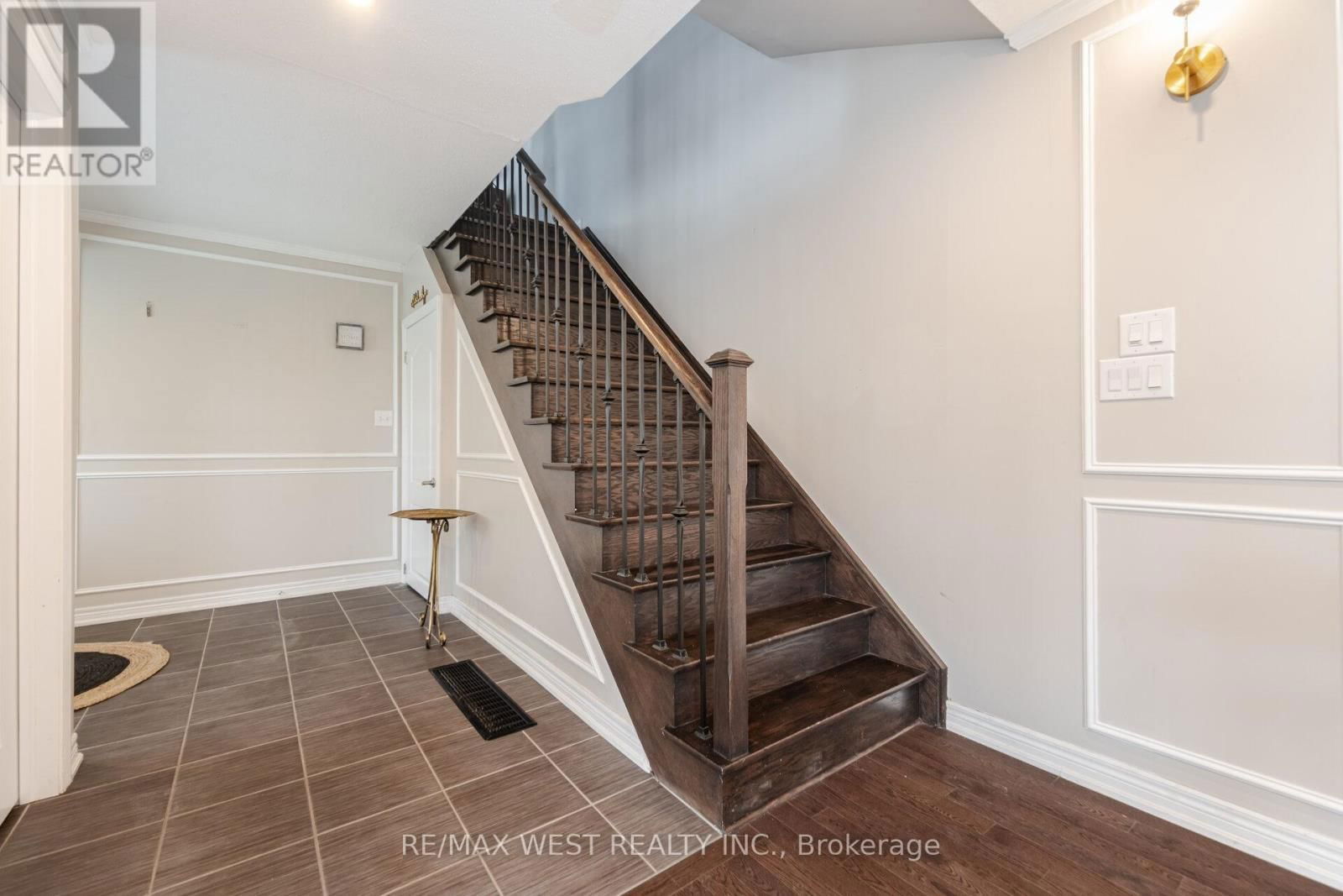 70 HOGAN MANOR DRIVE Image 8