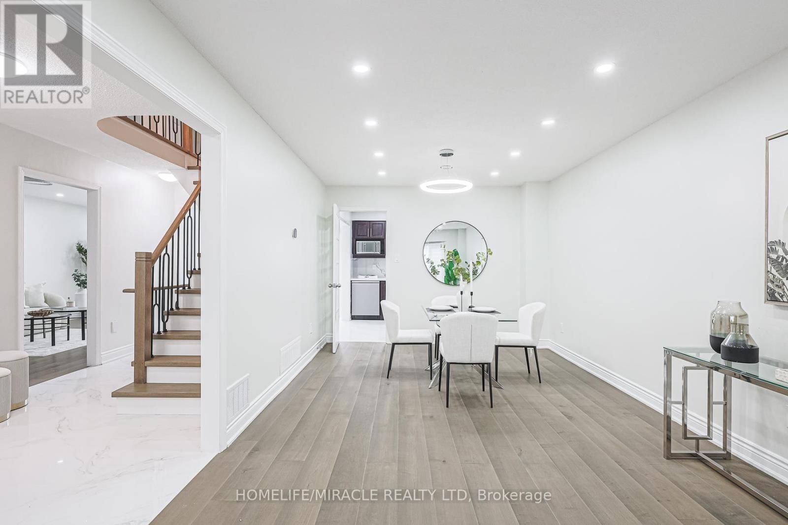 3 HAWKWAY COURT Image 11