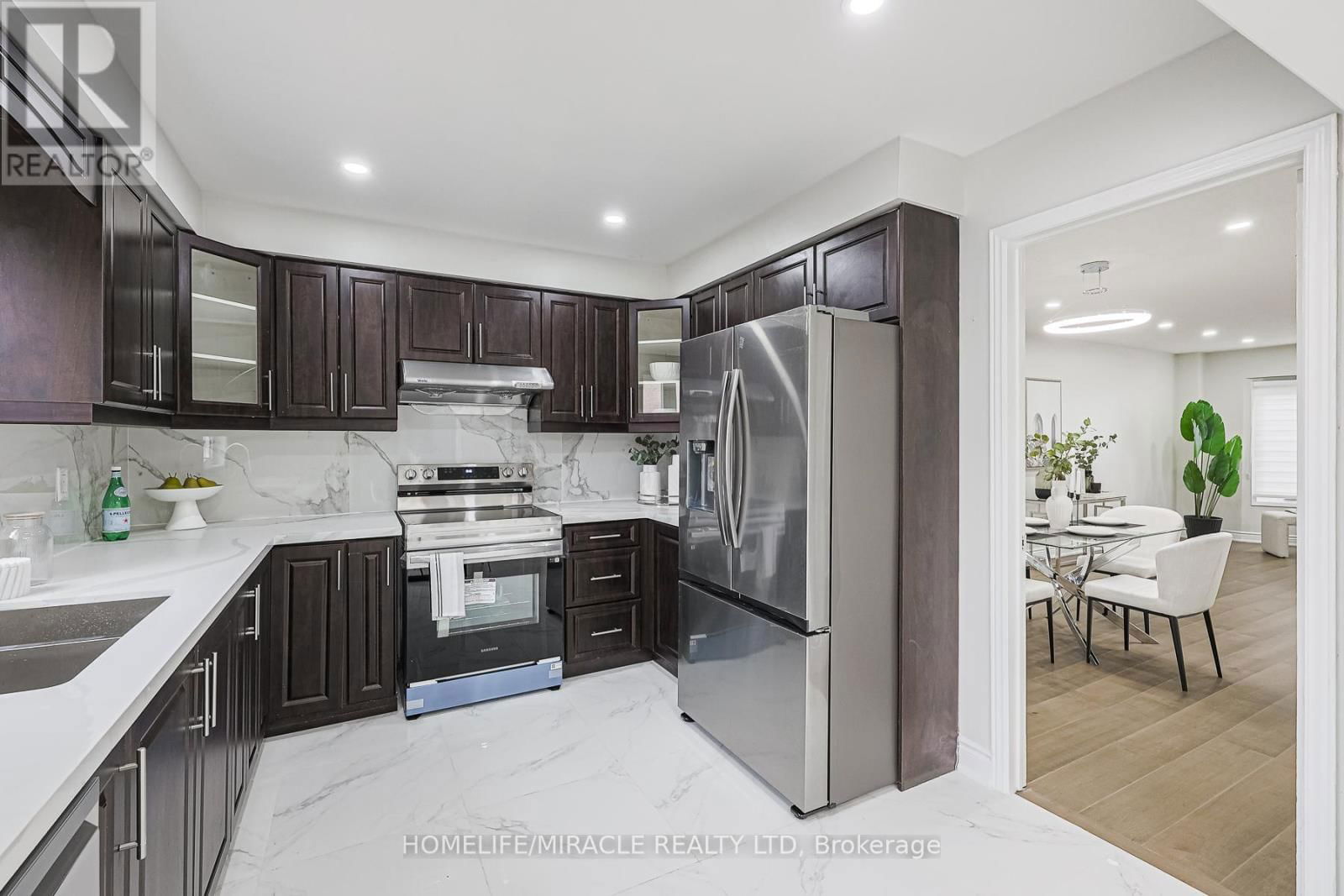 3 HAWKWAY COURT Image 15