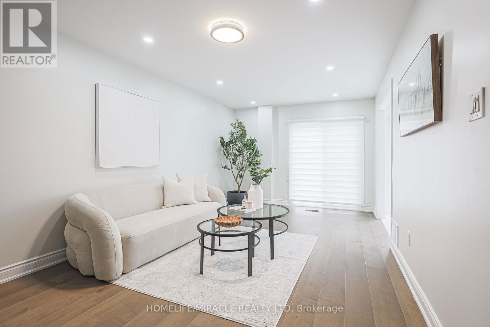 3 HAWKWAY COURT Image 23