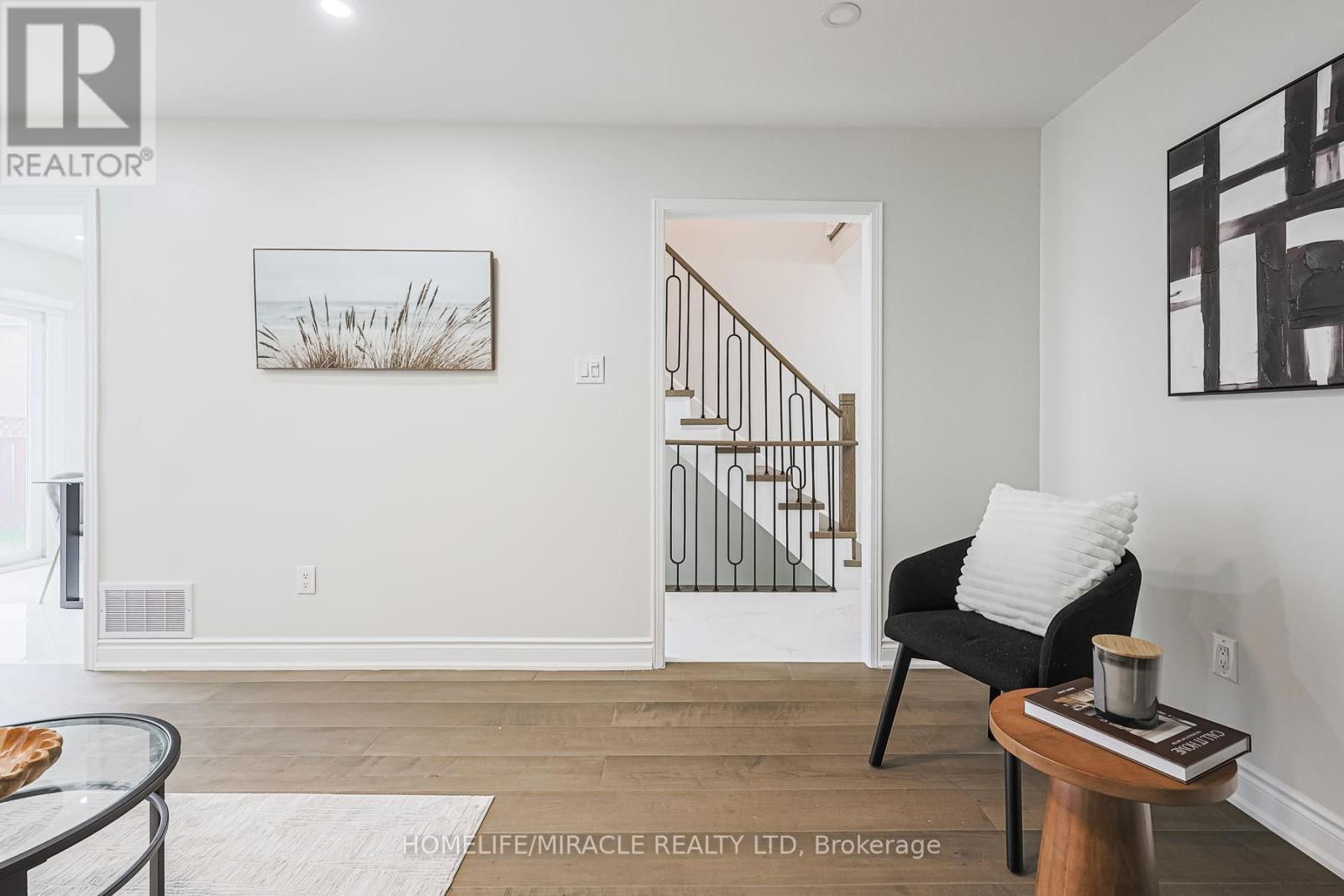 3 HAWKWAY COURT Image 25
