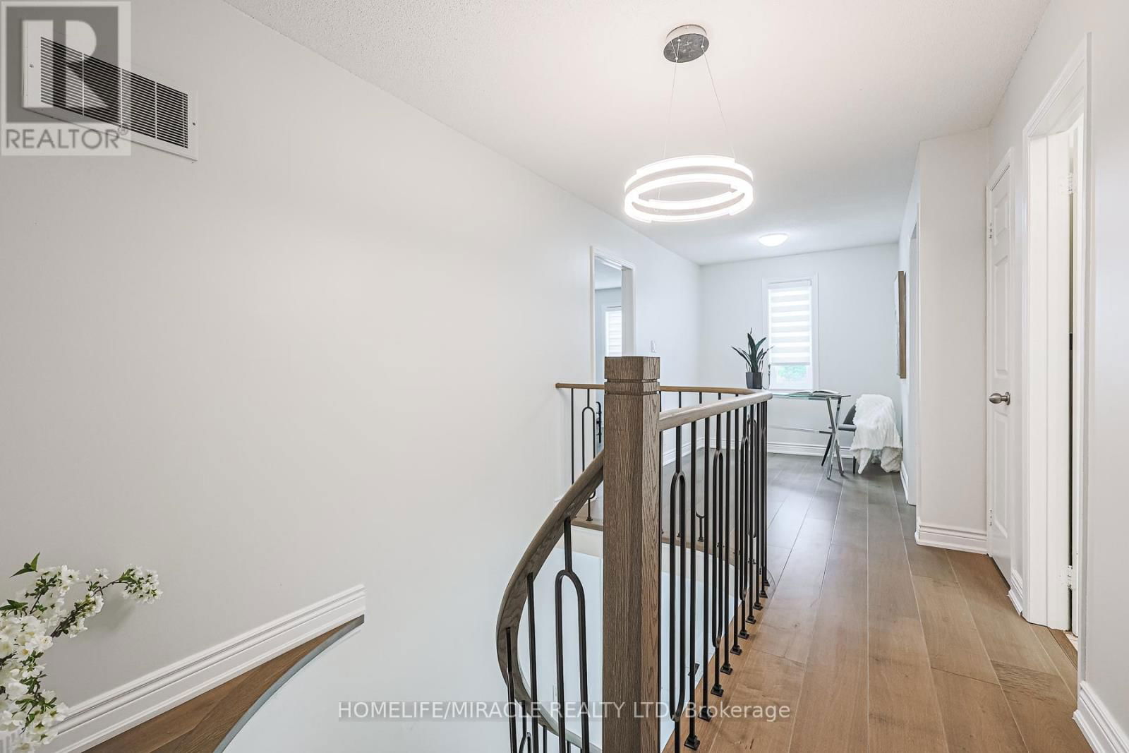 3 HAWKWAY COURT Image 26