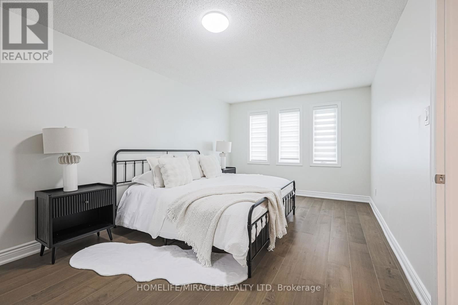 3 HAWKWAY COURT Image 29