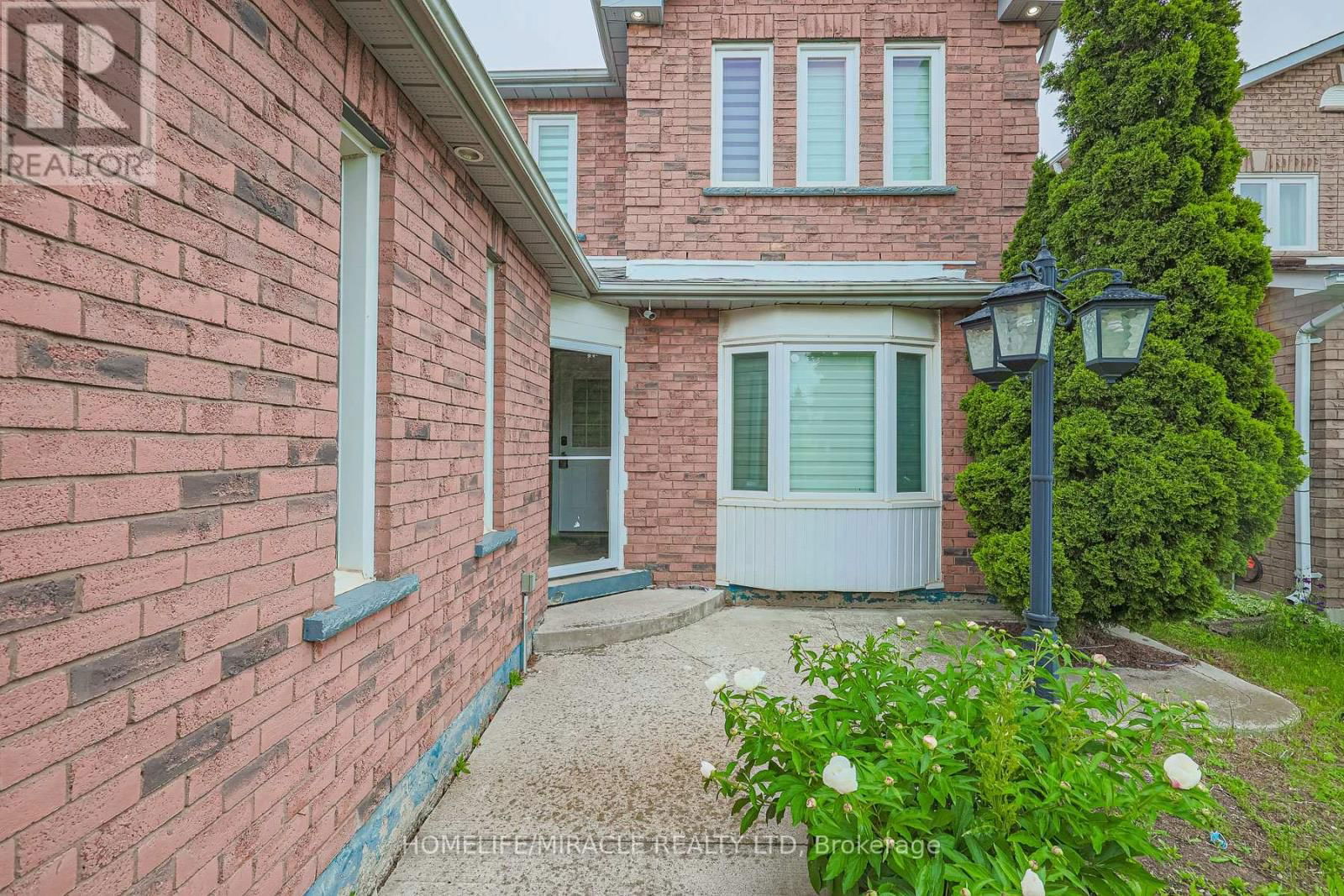 3 HAWKWAY COURT Image 3
