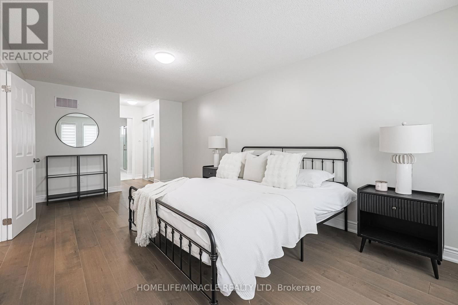 3 HAWKWAY COURT Image 30