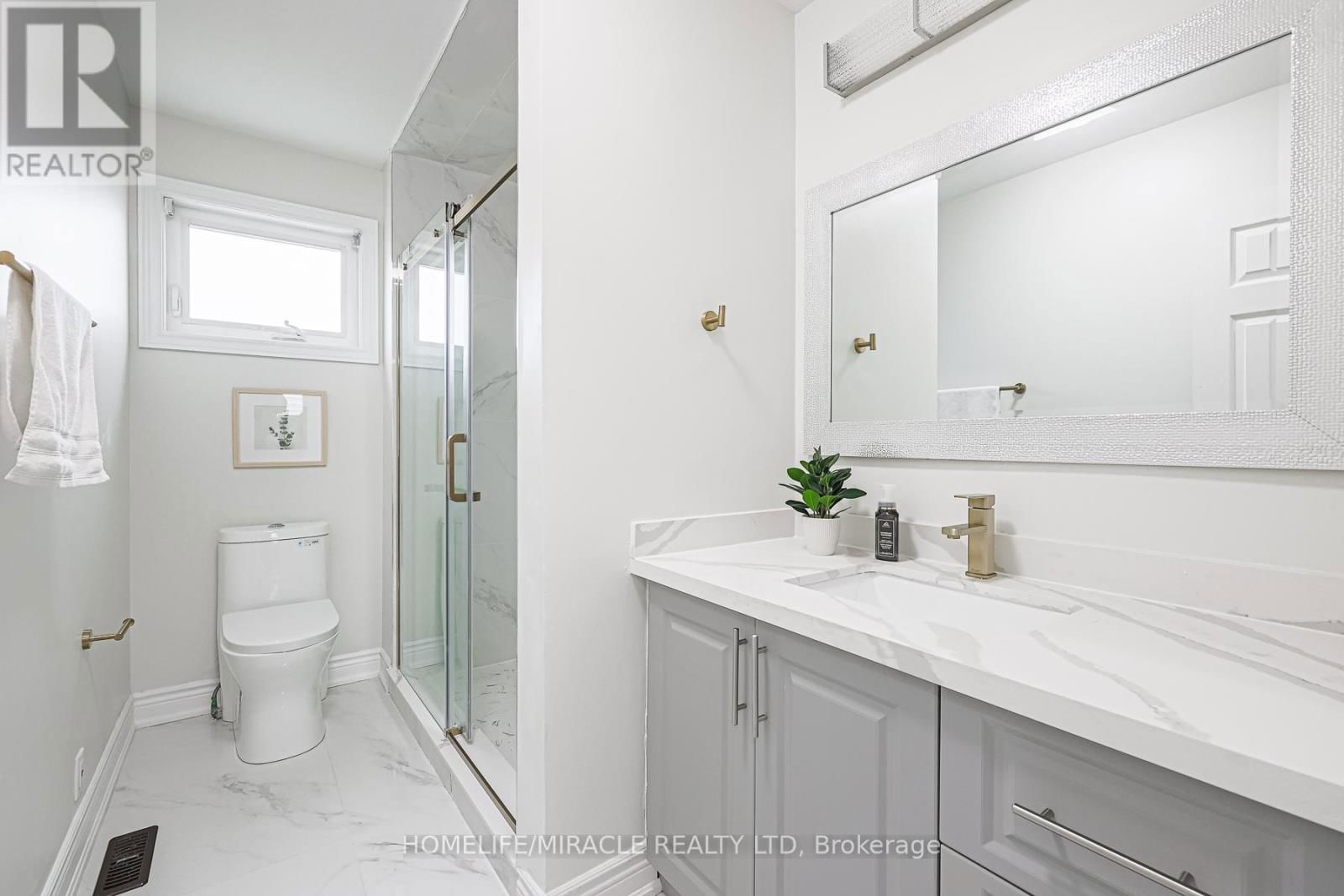 3 HAWKWAY COURT Image 32