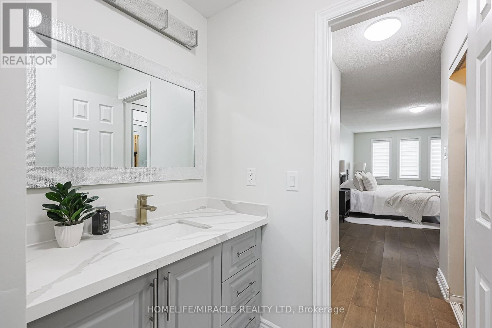 3 HAWKWAY COURT Image 33
