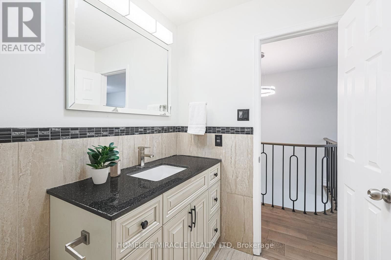3 HAWKWAY COURT Image 37
