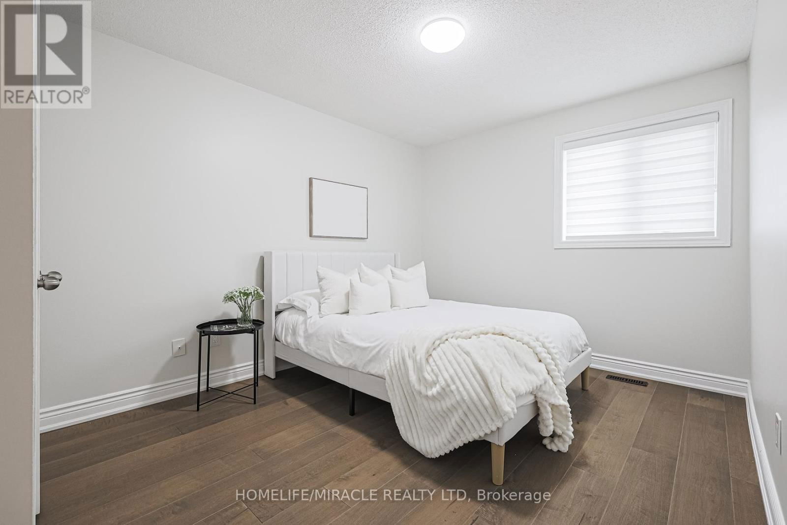3 HAWKWAY COURT Image 38