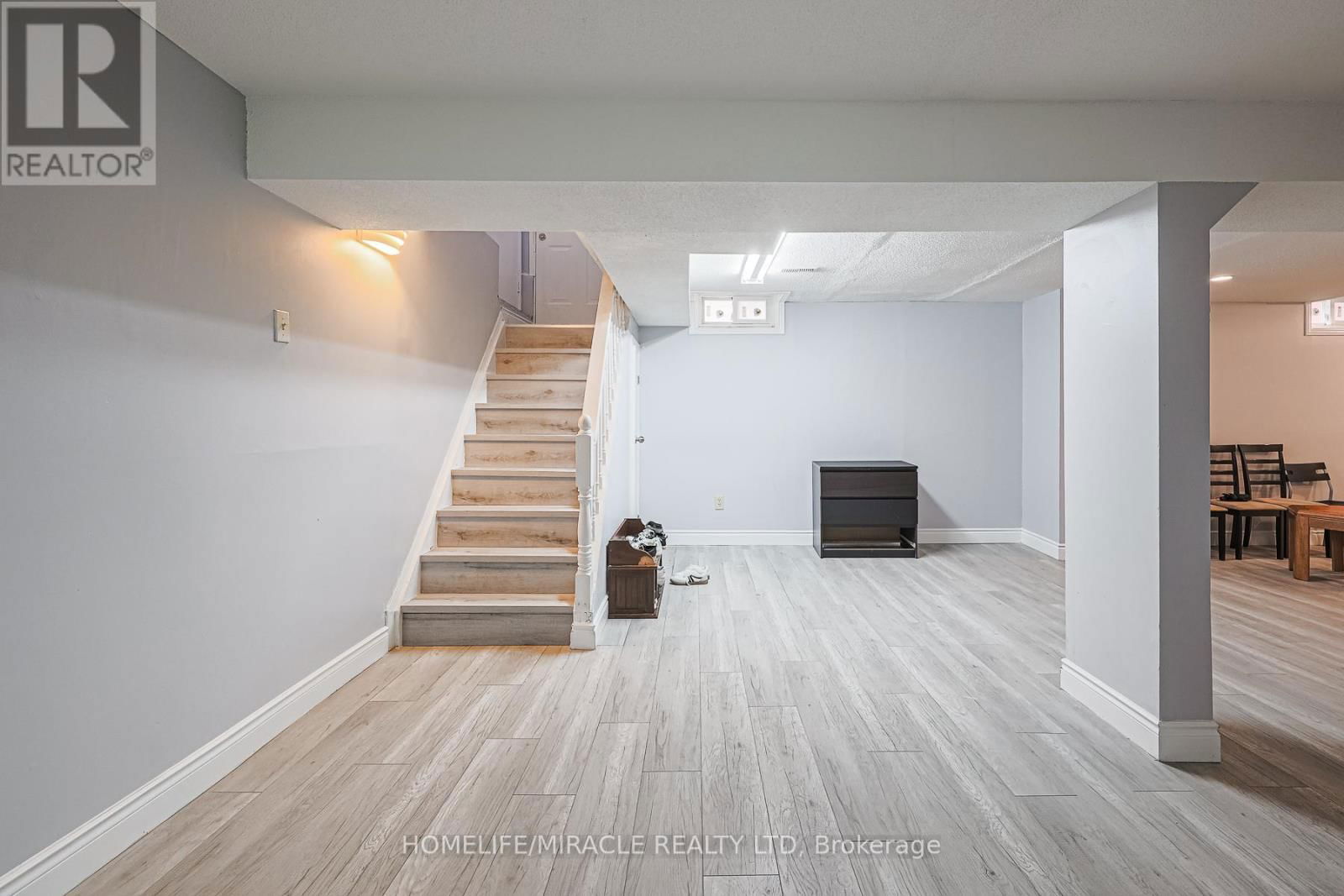 3 HAWKWAY COURT Image 42
