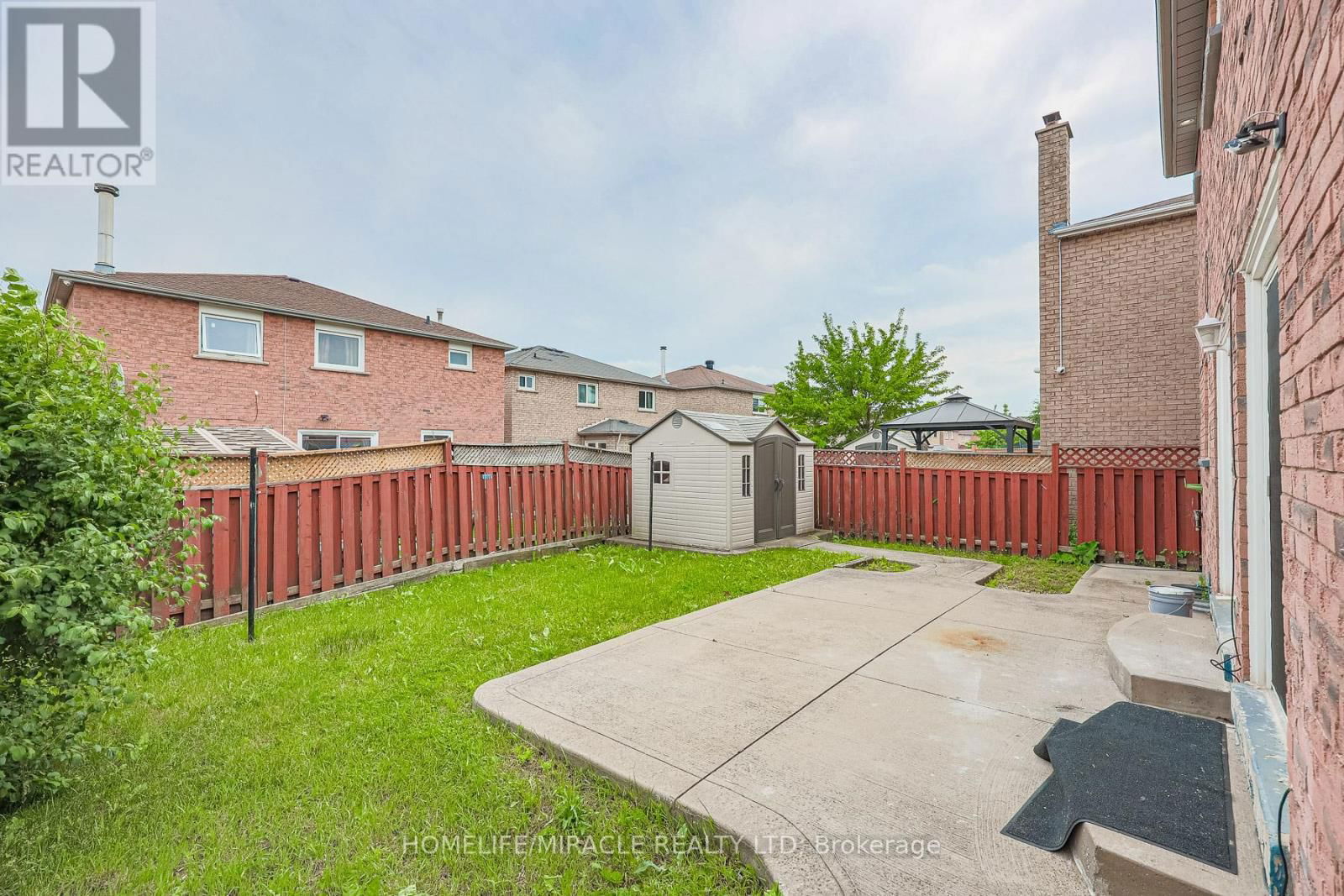 3 HAWKWAY COURT Image 44