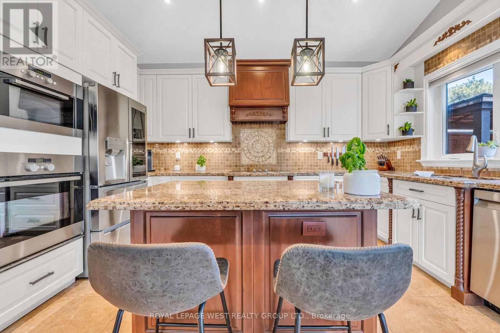 1321 CANFORD CRESCENT Image 11