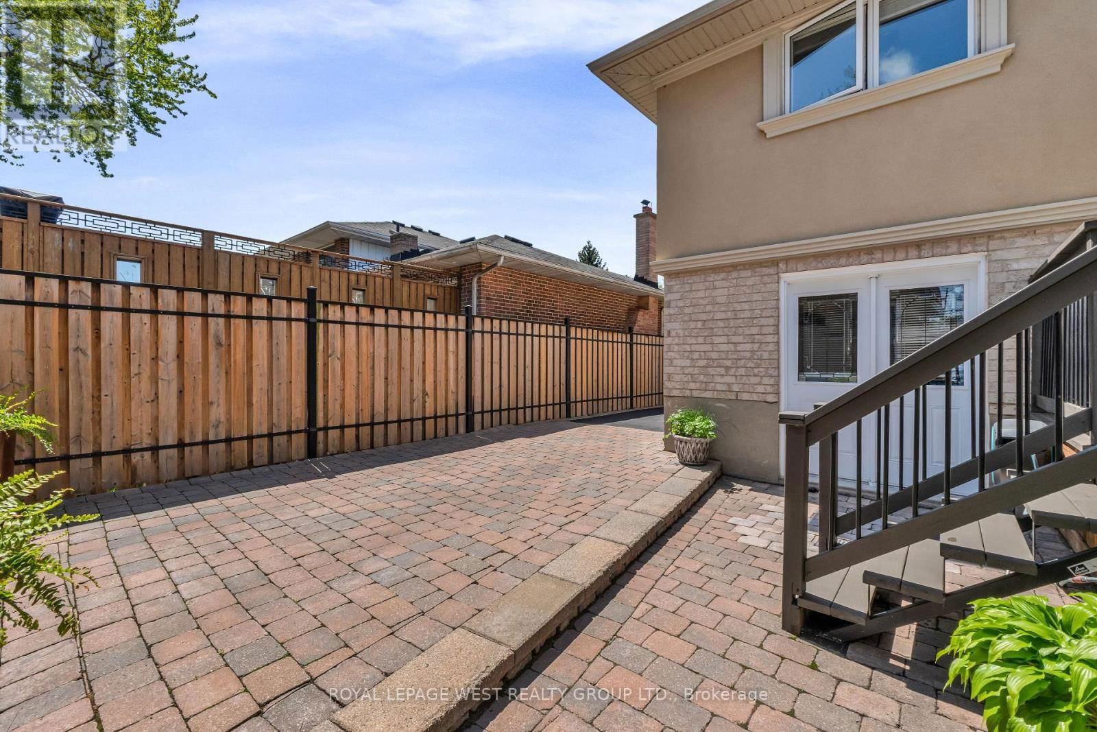 1321 CANFORD CRESCENT Image 43