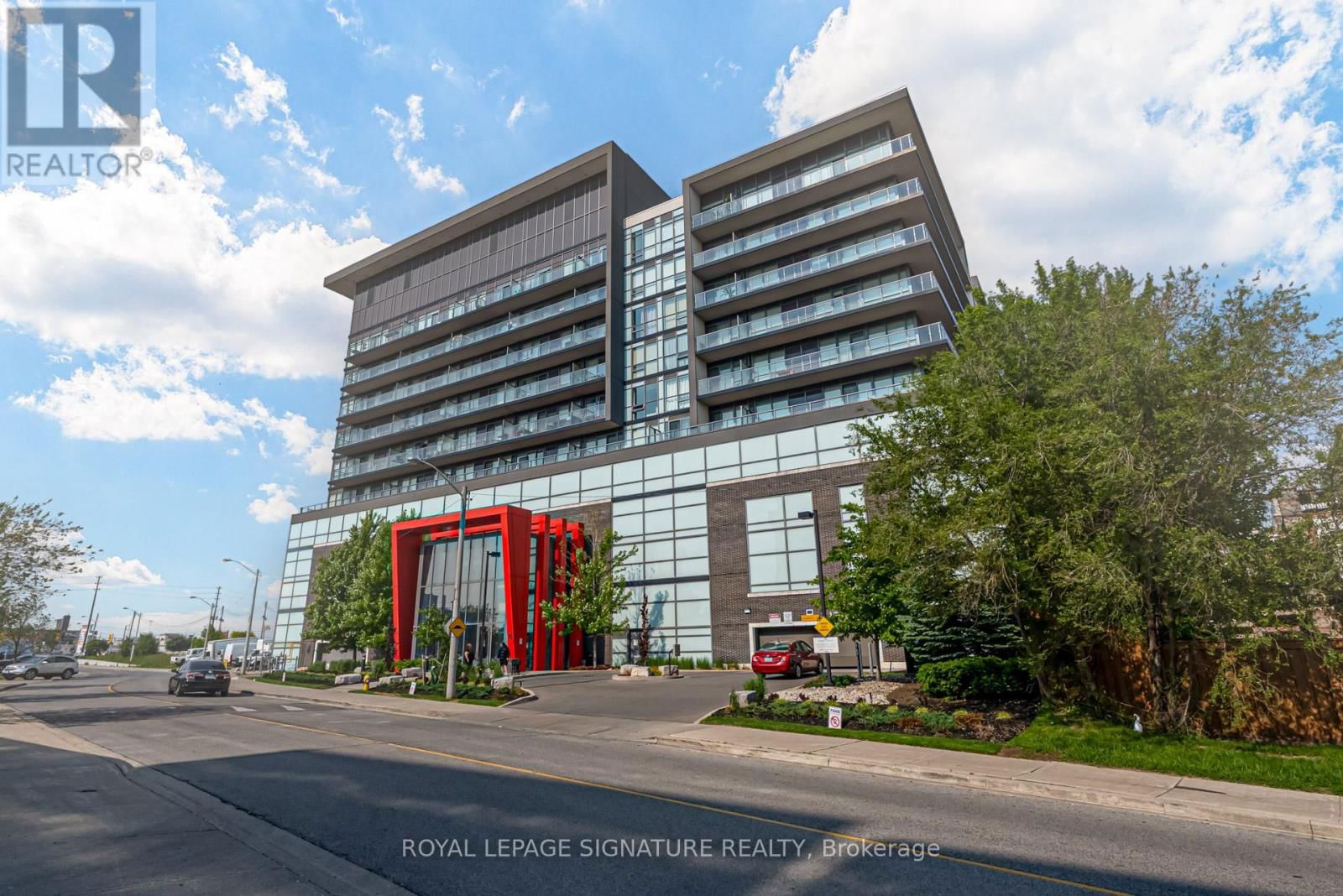701 - 15 JAMES FINLAY WAY Image 1