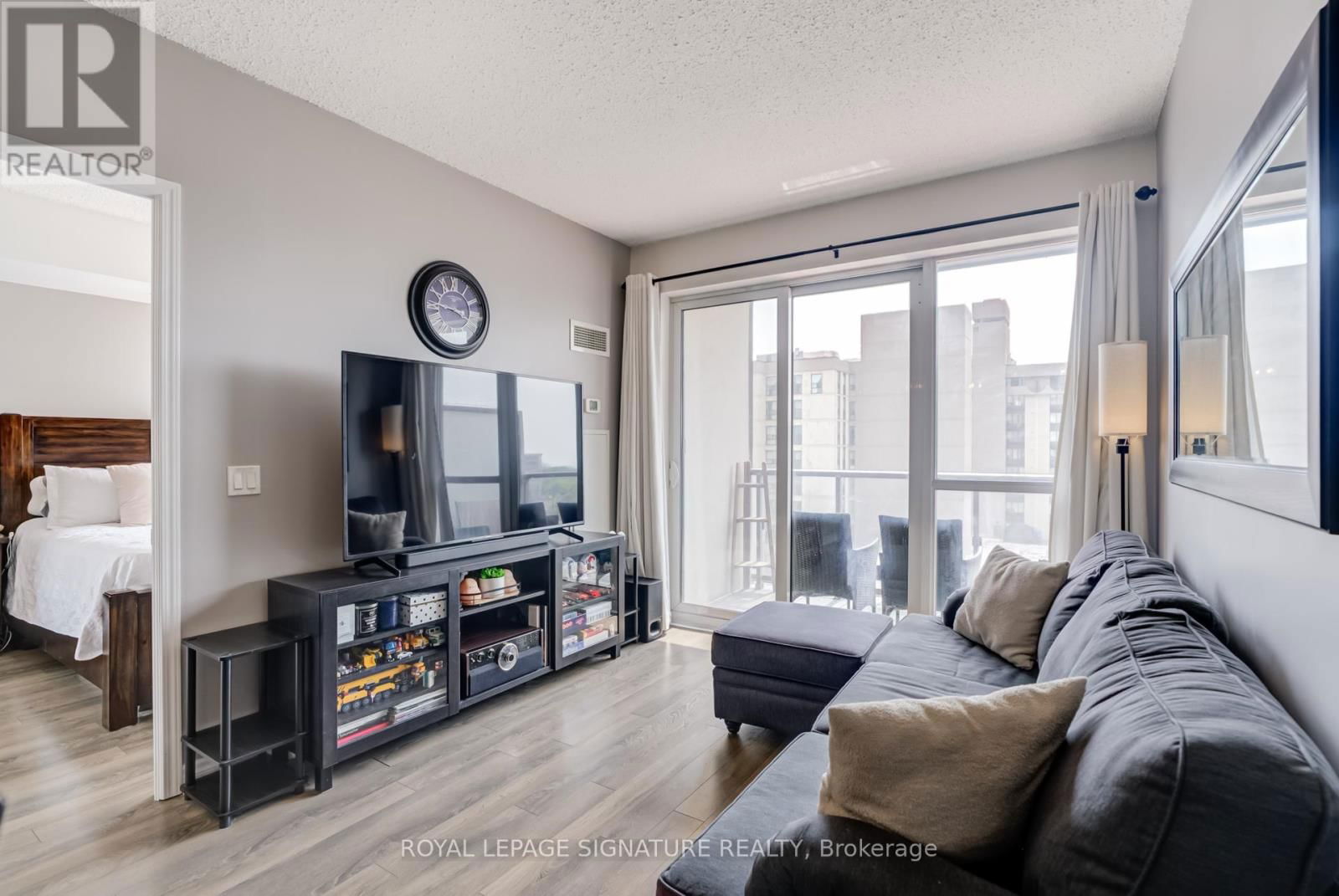 701 - 15 JAMES FINLAY WAY Image 14