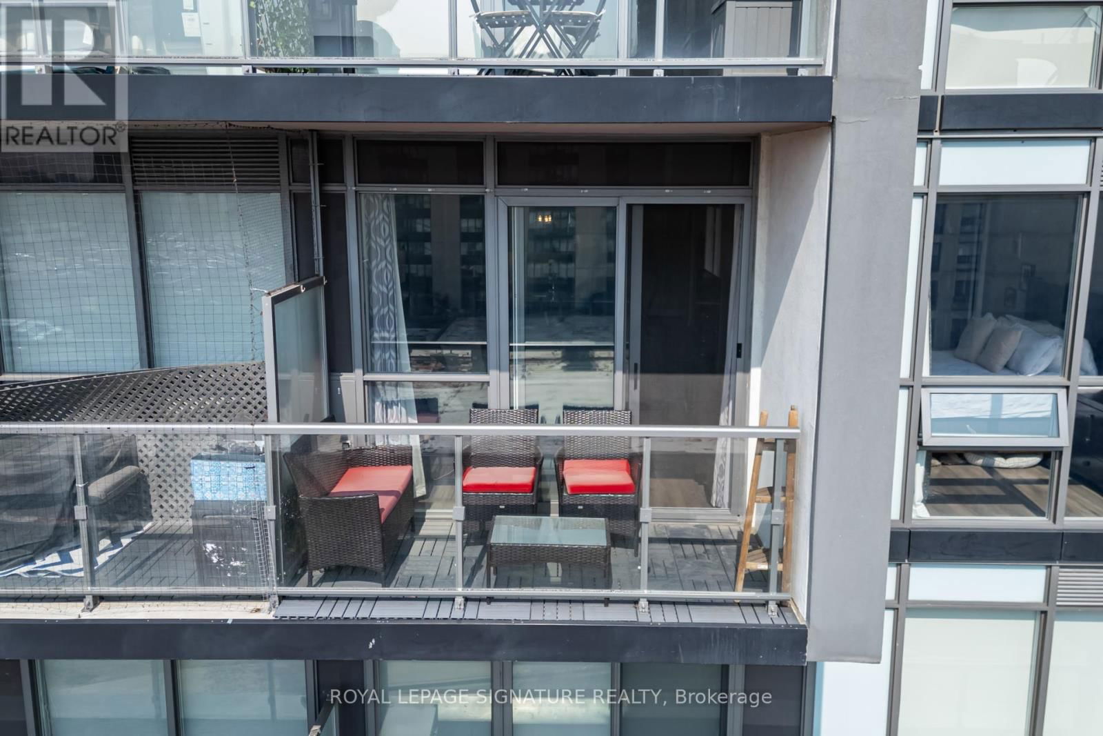 701 - 15 JAMES FINLAY WAY Image 37