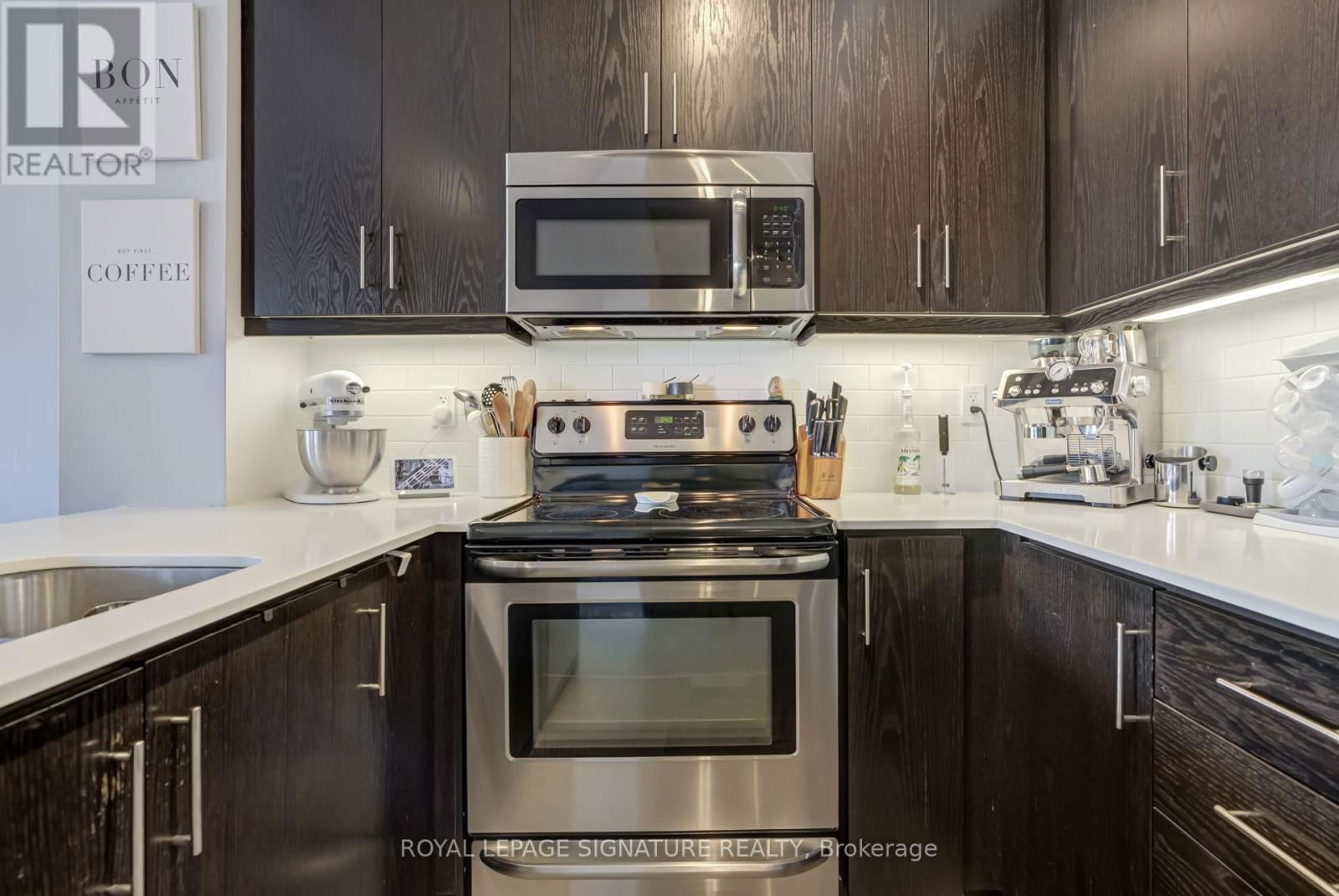 701 - 15 JAMES FINLAY WAY Image 7