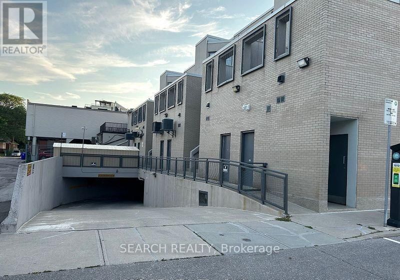 2 - 2983 BLOOR STREET WEST Image 15