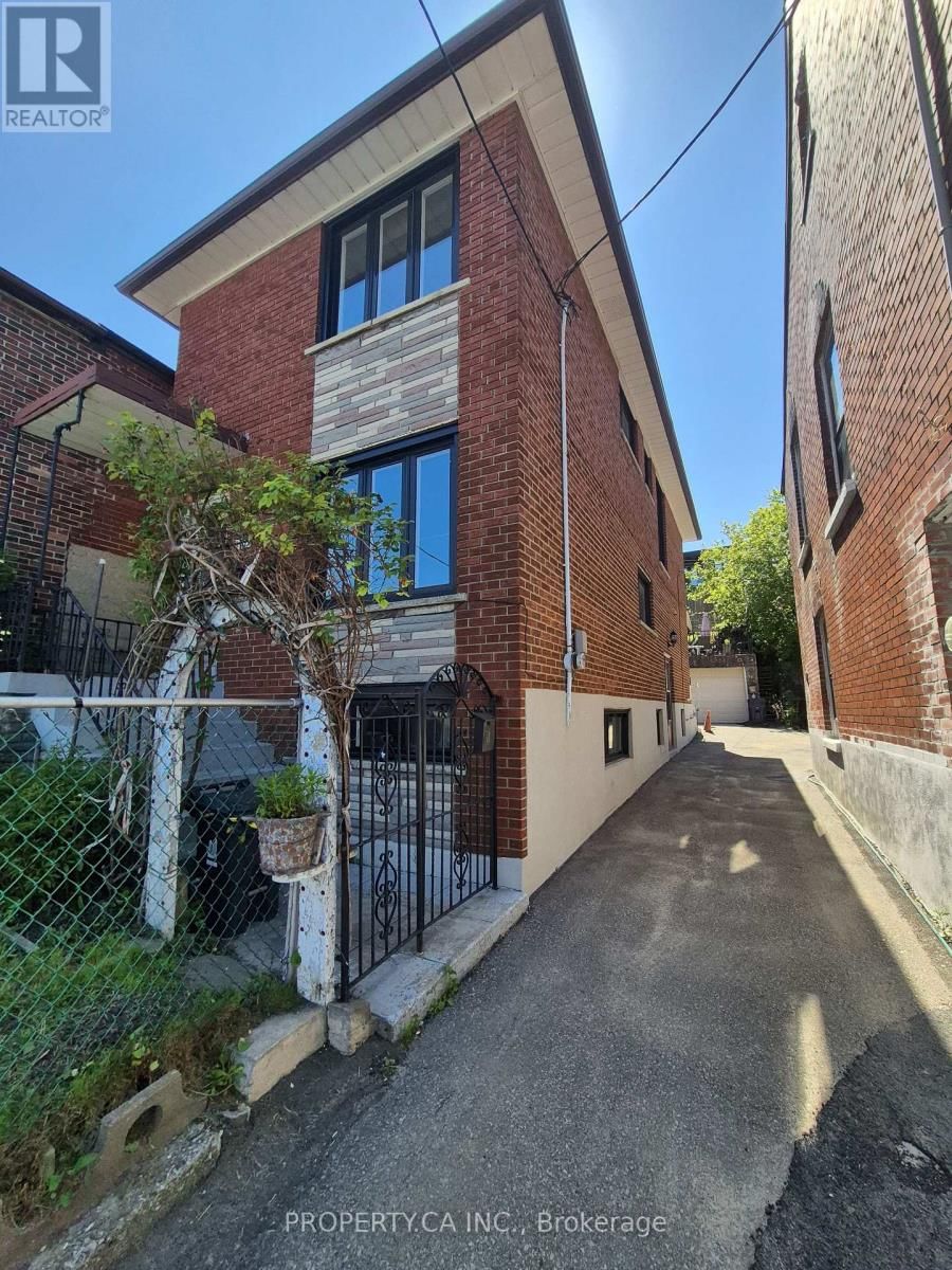 2098 DUFFERIN STREET Image 1