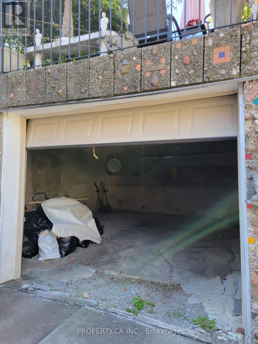 2098 DUFFERIN STREET Image 18