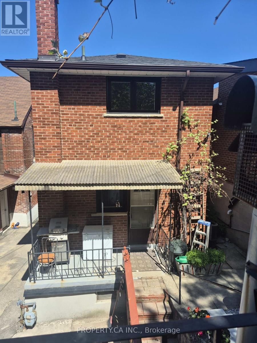 2098 DUFFERIN STREET Image 24