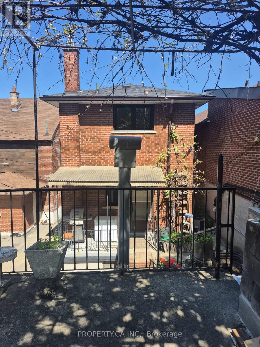 2098 DUFFERIN STREET Image 25