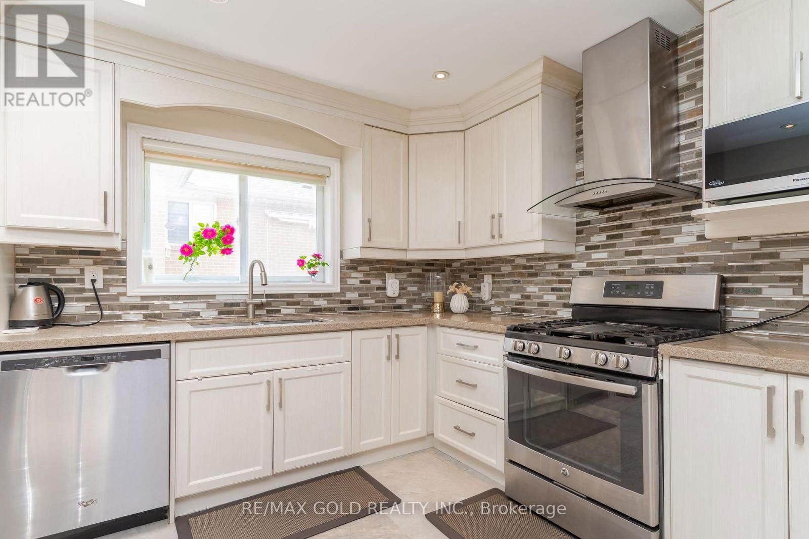 48 DRURY CRESCENT Image 13