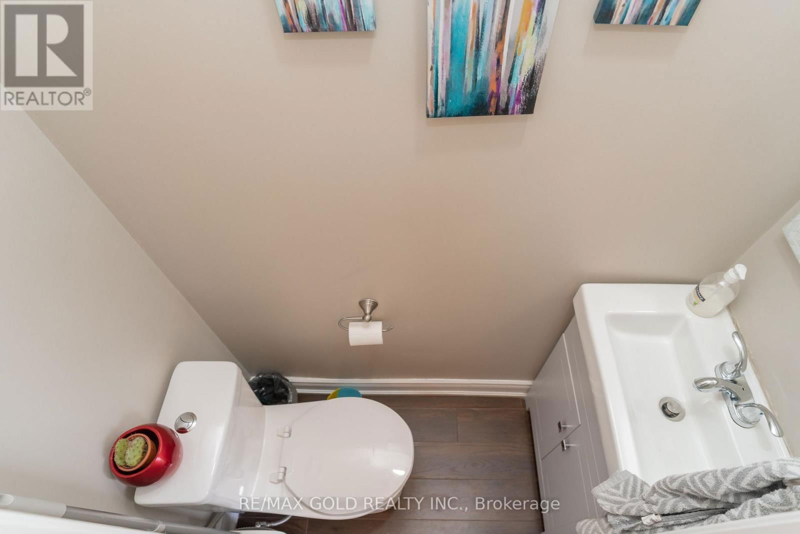 48 DRURY CRESCENT Image 19