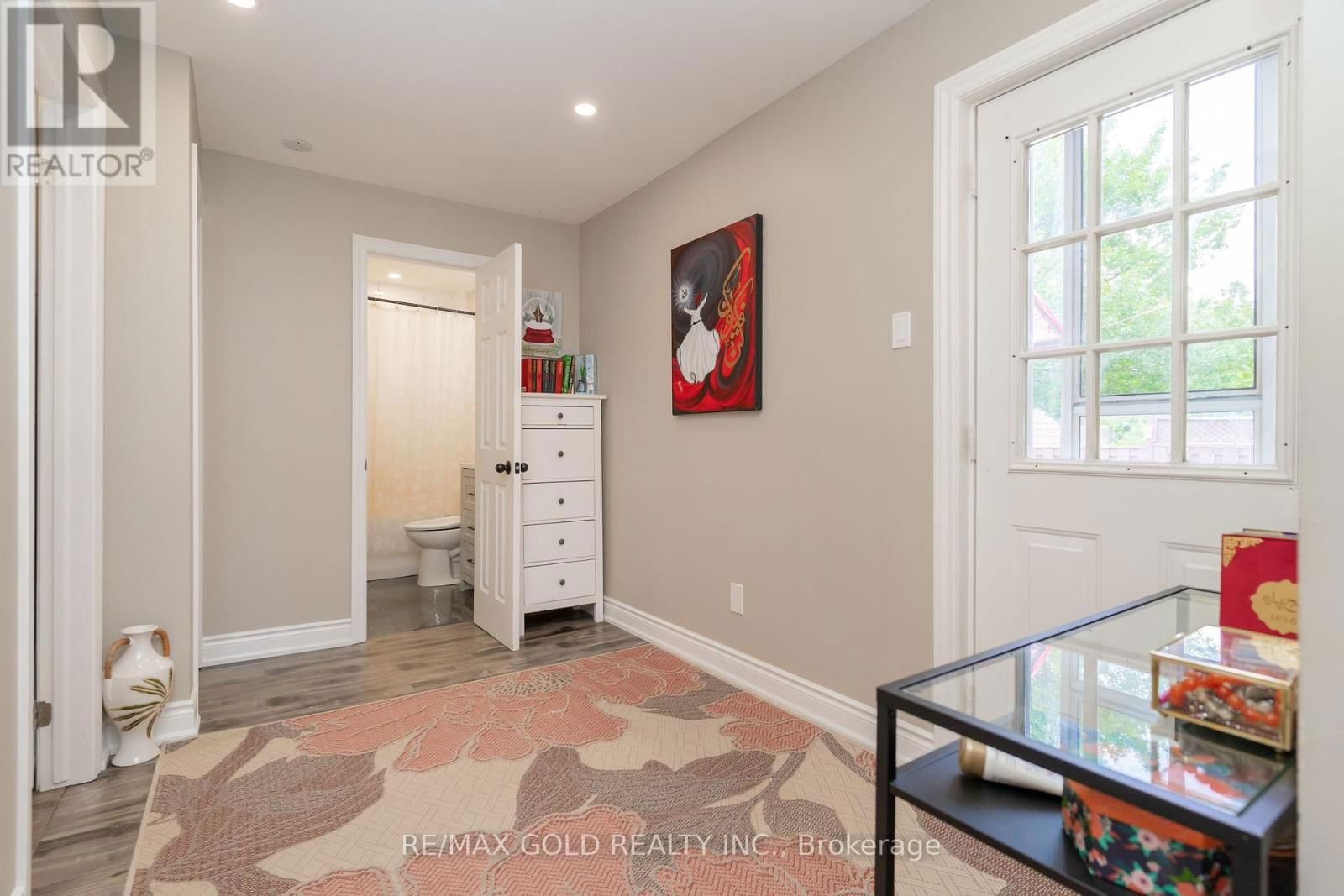 48 DRURY CRESCENT Image 20