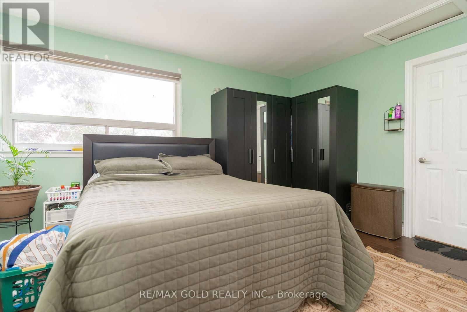 48 DRURY CRESCENT Image 22