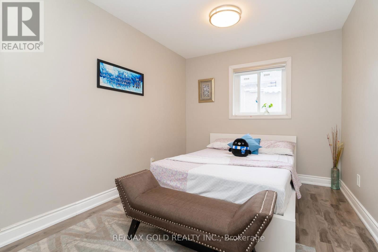 48 DRURY CRESCENT Image 24