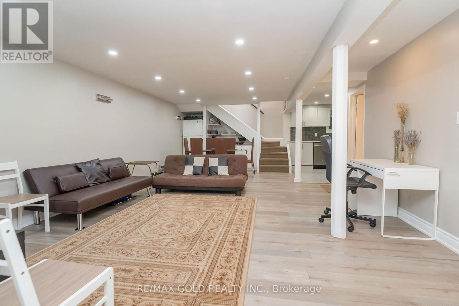 48 DRURY CRESCENT Image 29
