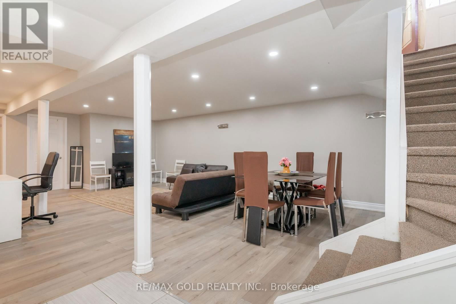 48 DRURY CRESCENT Image 33