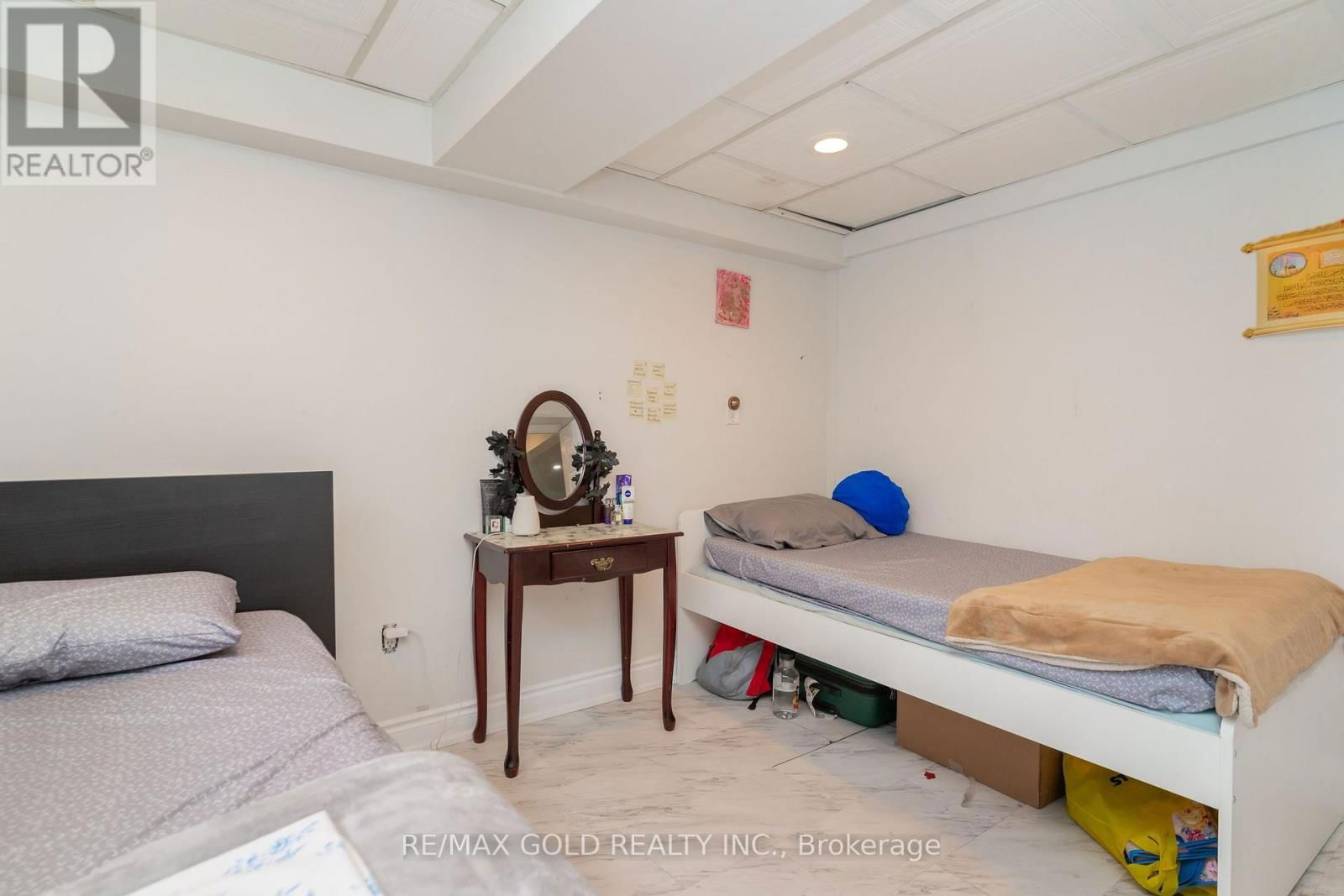 48 DRURY CRESCENT Image 35