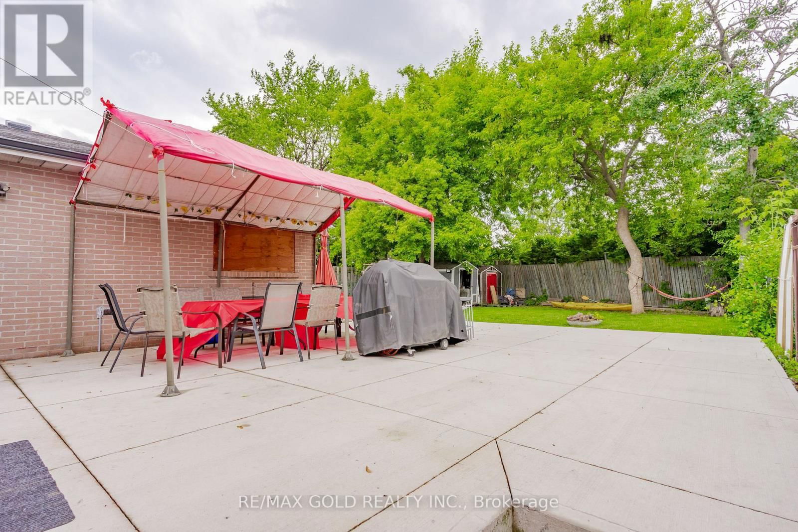 48 DRURY CRESCENT Image 39