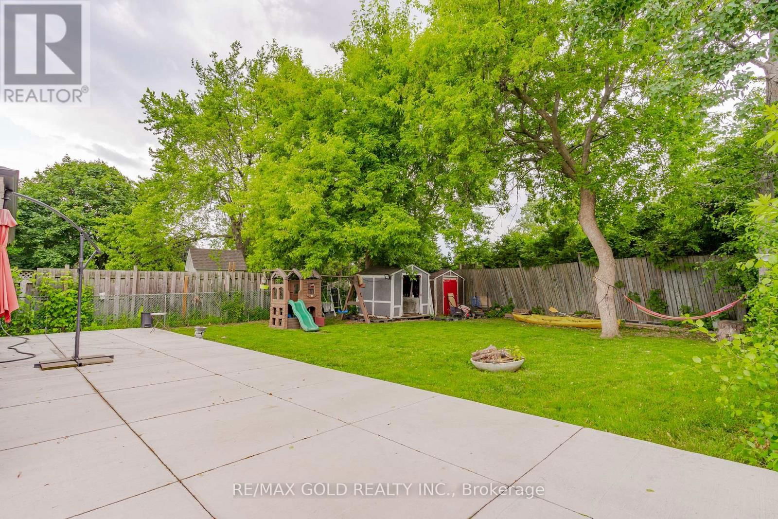 48 DRURY CRESCENT Image 40