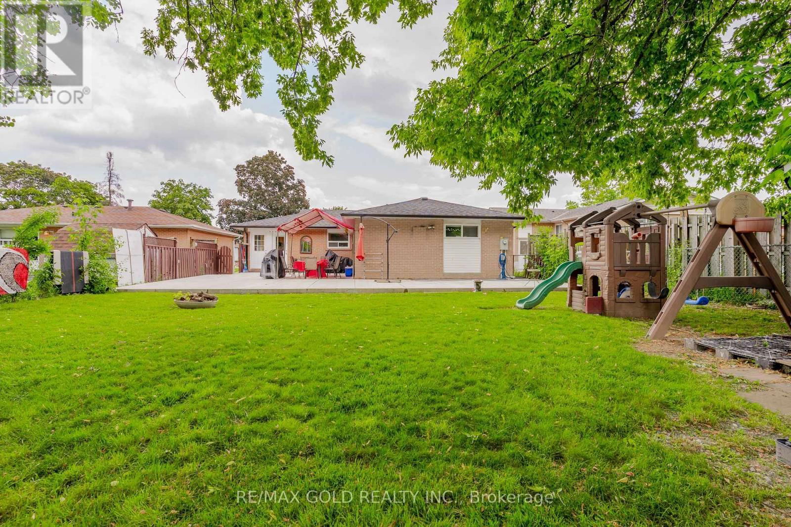48 DRURY CRESCENT Image 41