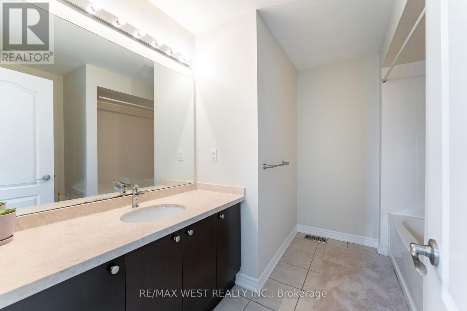 2120 FIDDLERS WAY Image 28