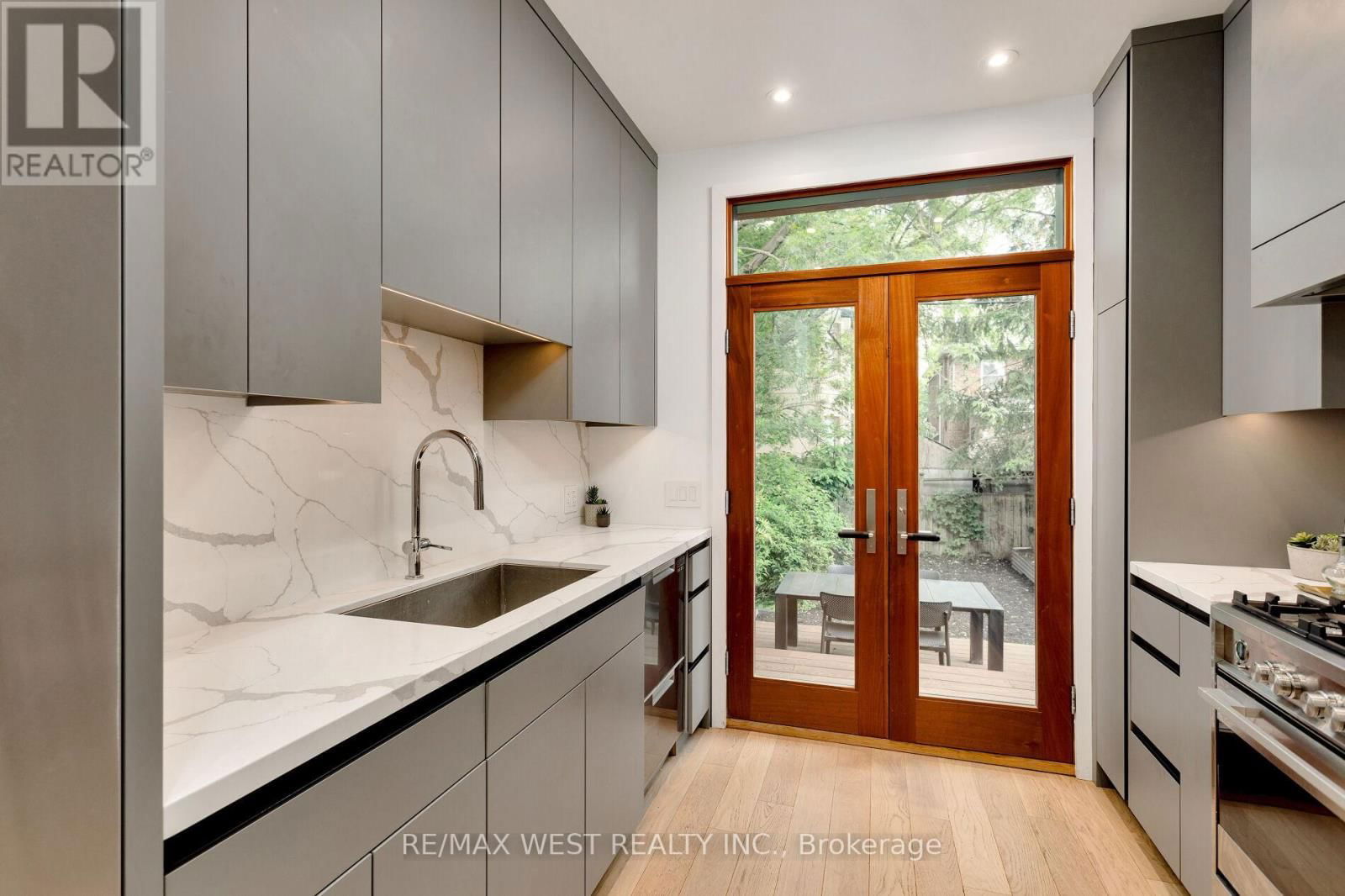 21 COWAN AVENUE Image 14