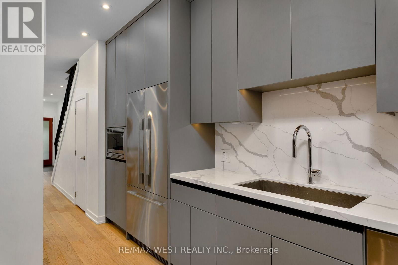 21 COWAN AVENUE Image 15