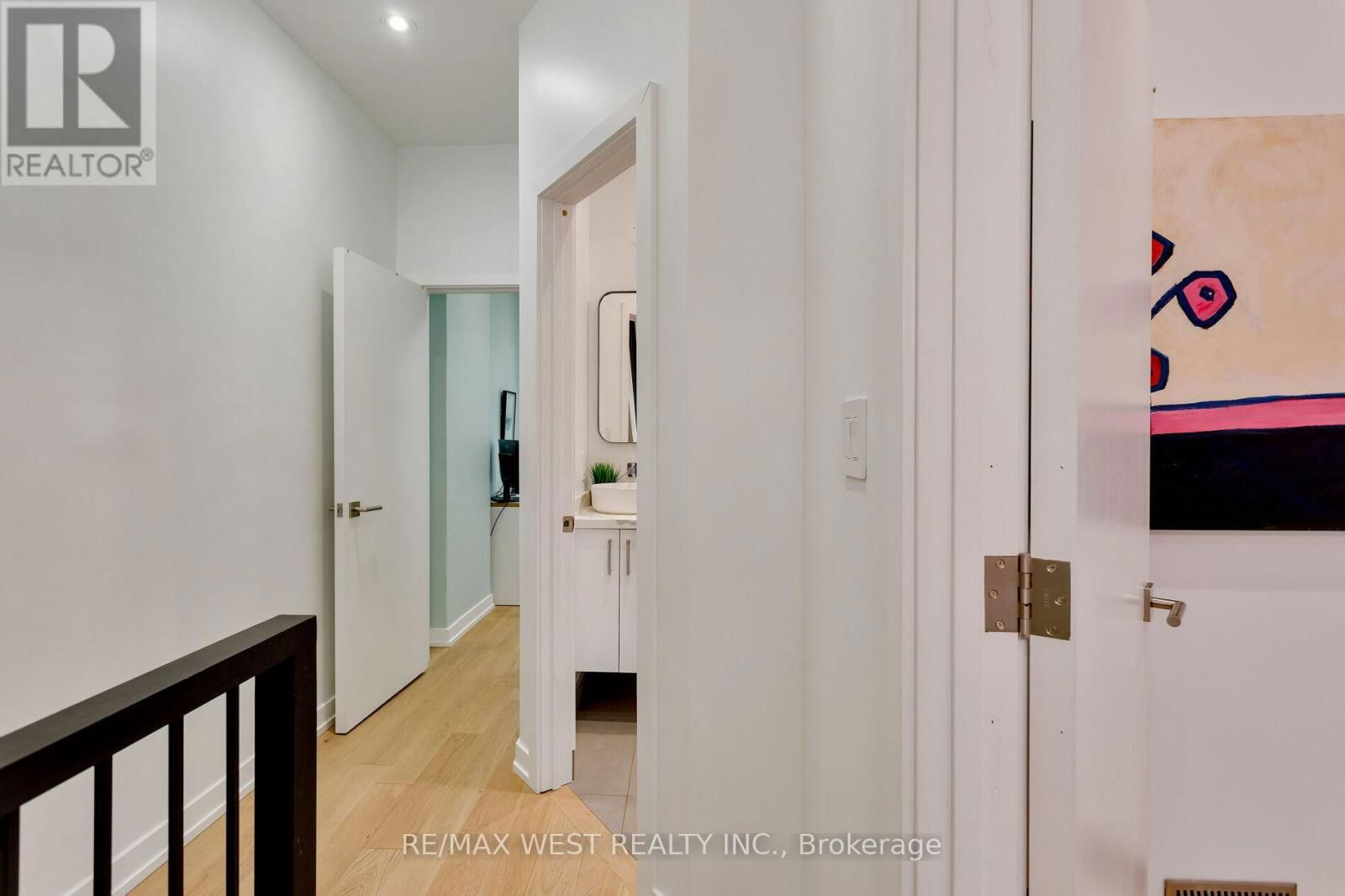 21 COWAN AVENUE Image 21
