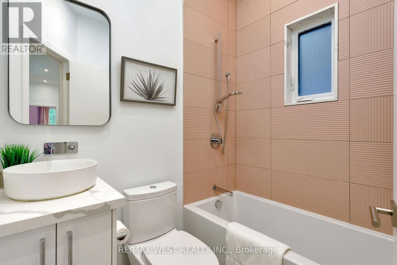 21 COWAN AVENUE Image 24