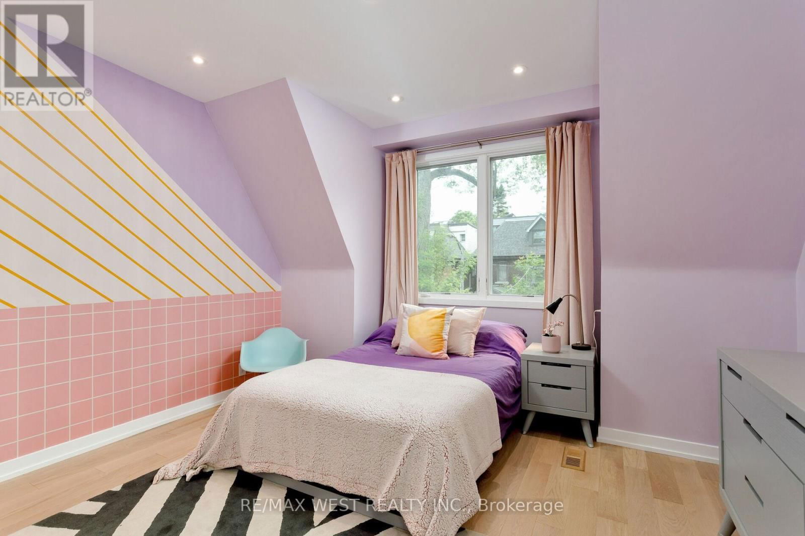 21 COWAN AVENUE Image 27