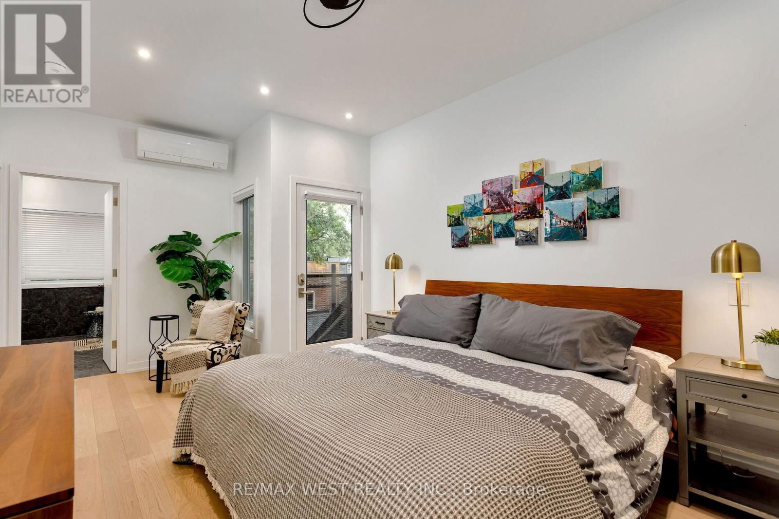 21 COWAN AVENUE Image 34