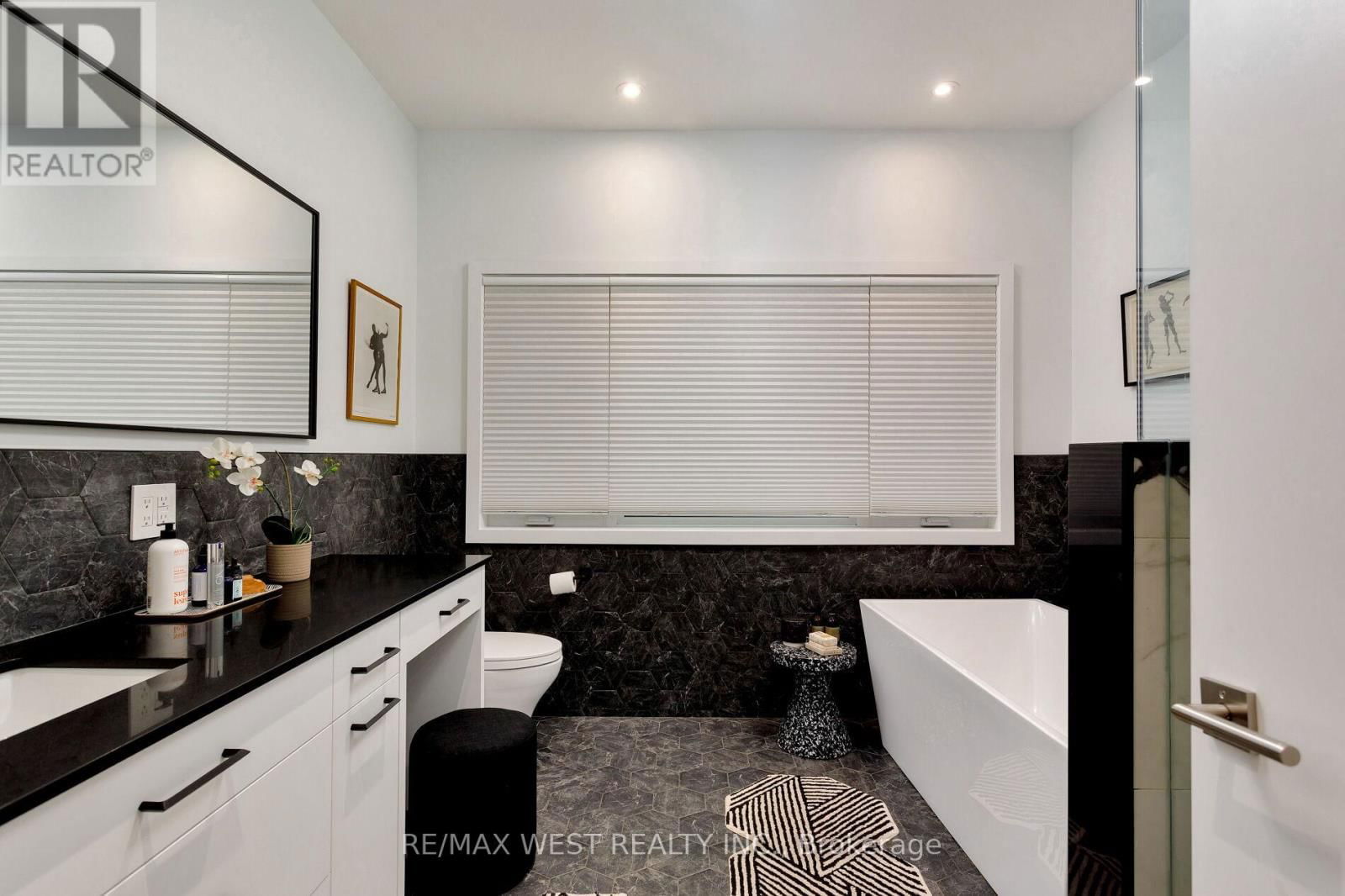 21 COWAN AVENUE Image 35